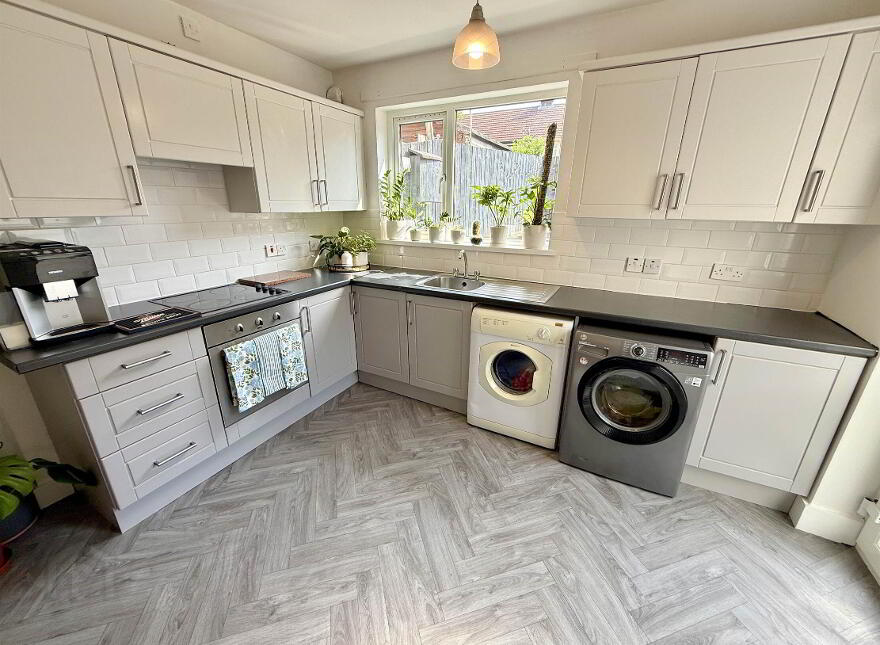 122 Clonduff Drive, Belfast, BT6 9NS