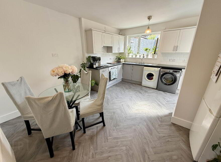 122 Clonduff Drive, Belfast, BT6 9NS