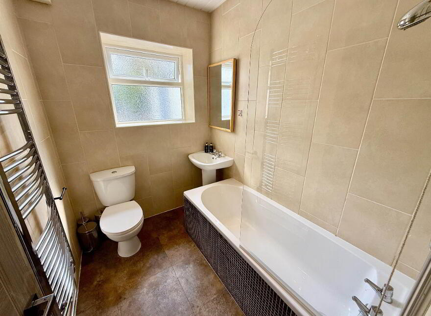 122 Clonduff Drive, Belfast, BT6 9NS