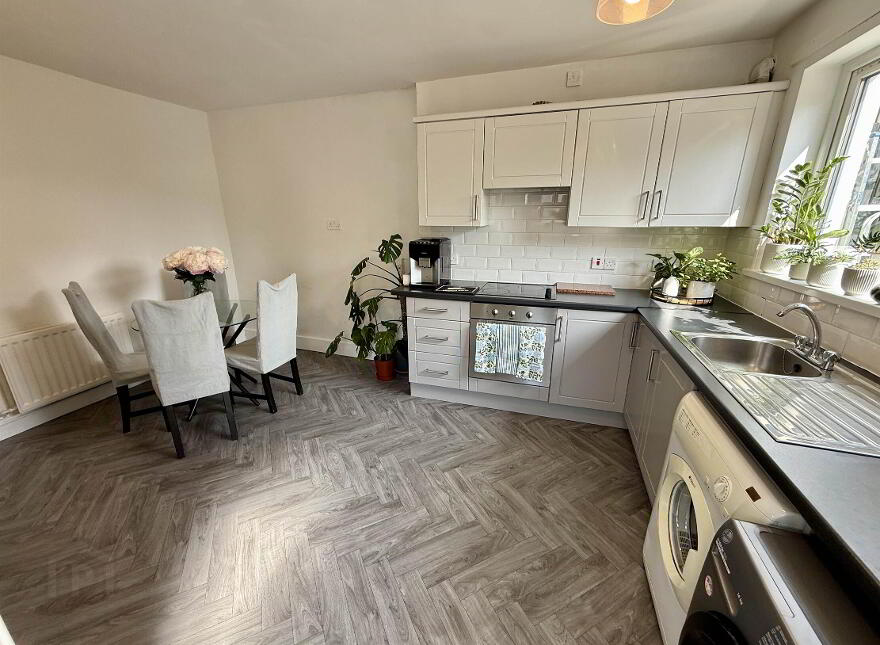 122 Clonduff Drive, Belfast, BT6 9NS