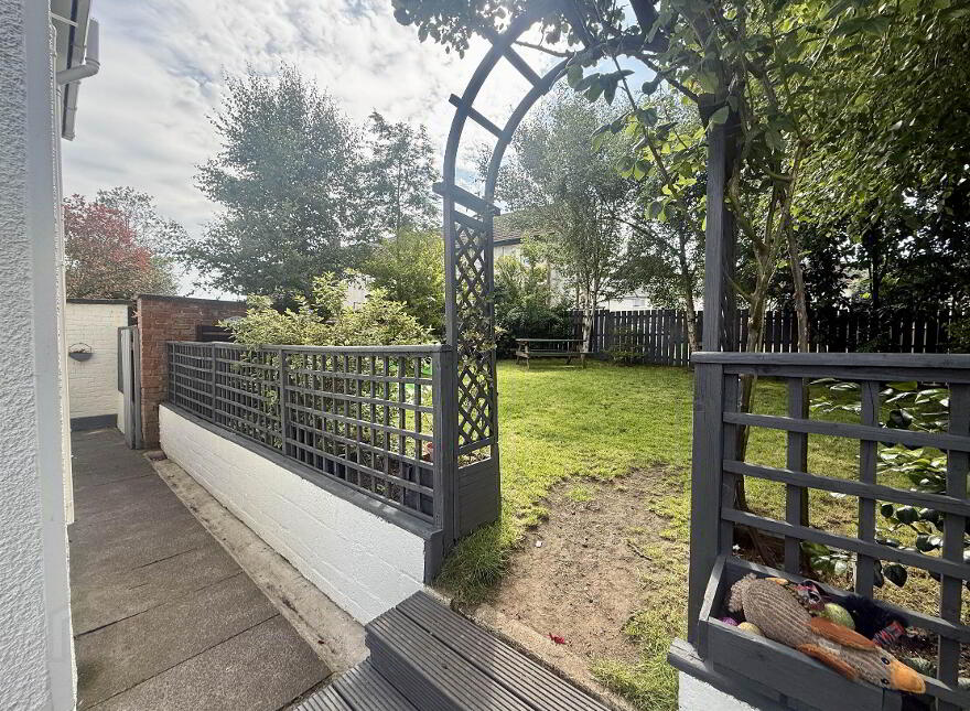 122 Clonduff Drive, Belfast, BT6 9NS