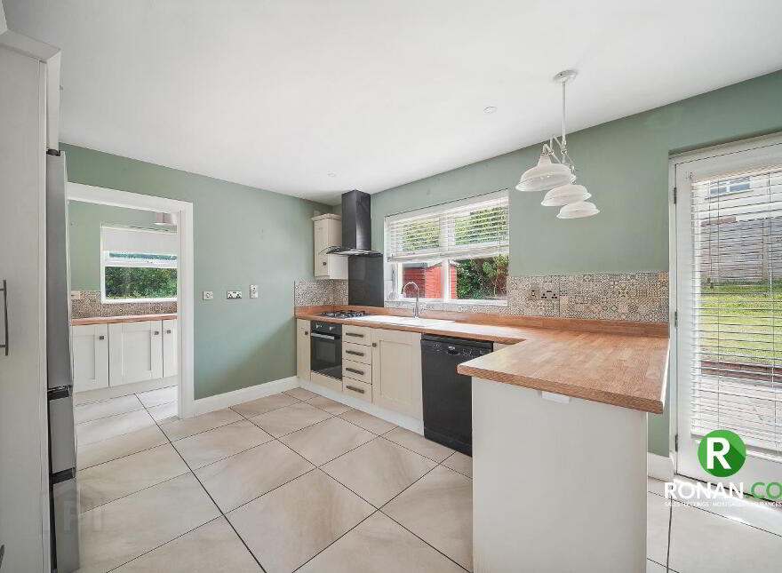 81 Castlegrange Park, Strabane, BT82 9WD