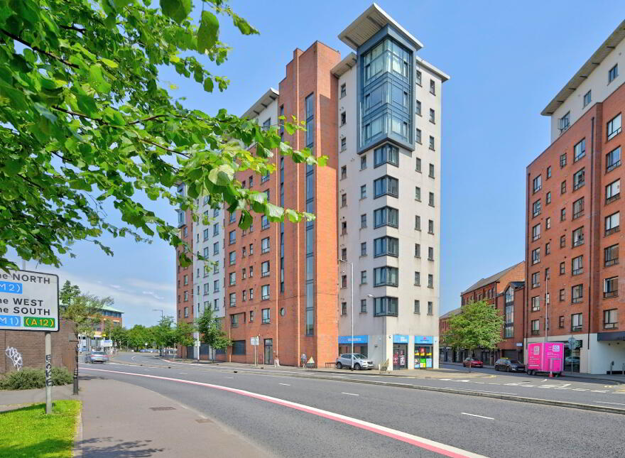 607 College Central, 4 College Avenue, Belfast, BT1 6BD