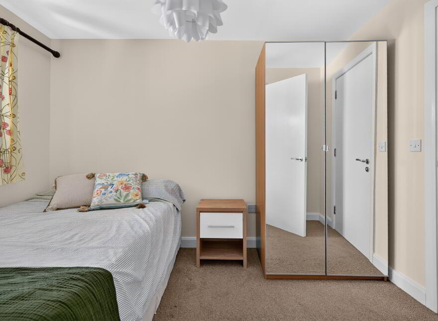 607 College Central, 4 College Avenue, Belfast, BT1 6BD