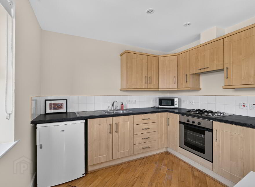 607 College Central, 4 College Avenue, Belfast, BT1 6BD