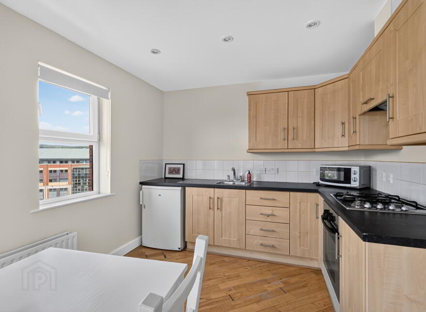 607 College Central, 4 College Avenue, Belfast, BT1 6BD
