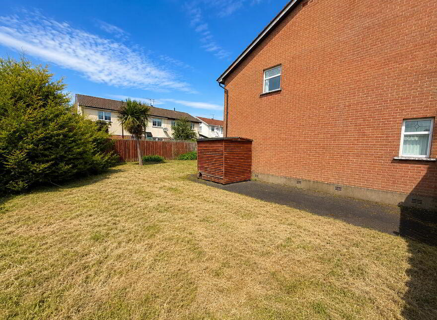 46 Lagmore Grove, Dunmurry, Belfast, BT17 0TD