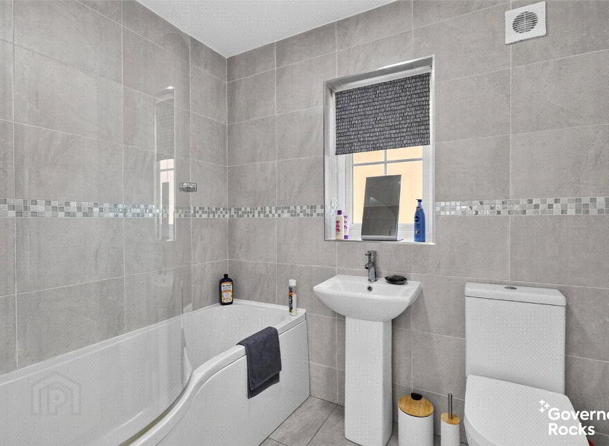 15 Rocklyn Avenue, Donaghadee, BT21 0FN