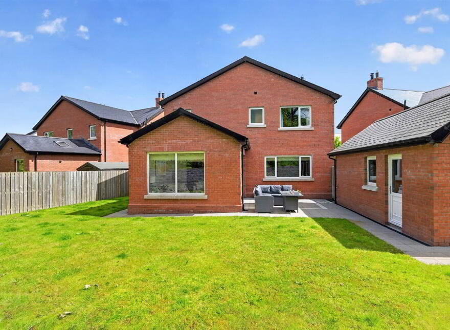 8 Richmond Wood, Lisburn, BT27 4FA