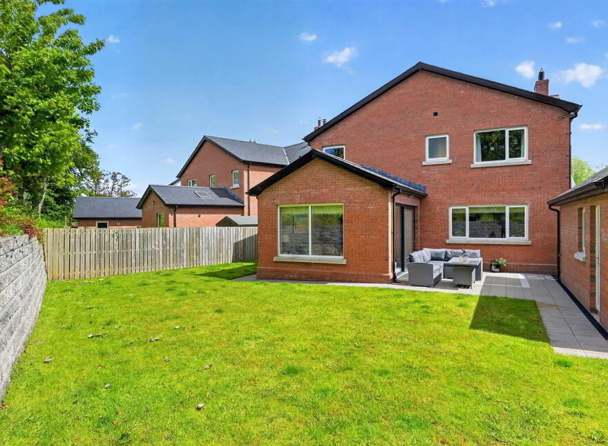 8 Richmond Wood, Lisburn, BT27 4FA