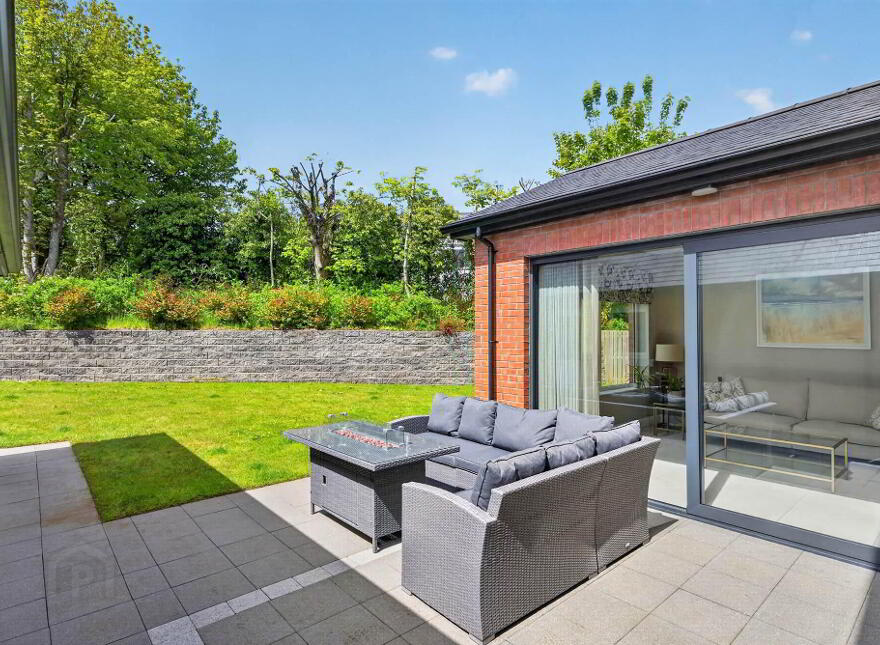 8 Richmond Wood, Lisburn, BT27 4FA