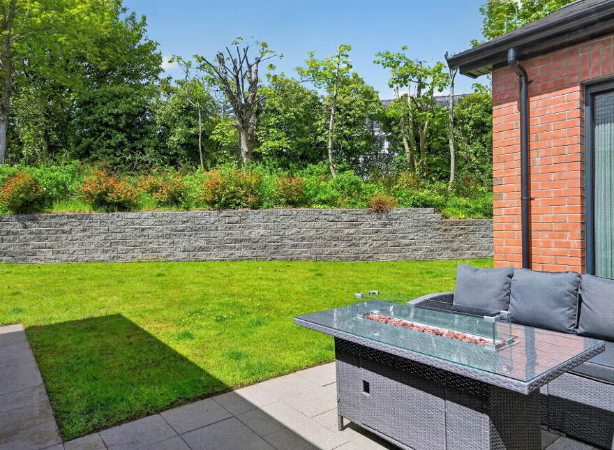 8 Richmond Wood, Lisburn, BT27 4FA