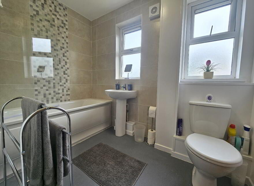 72 Rathkyle, Antrim, BT41 1LQ
