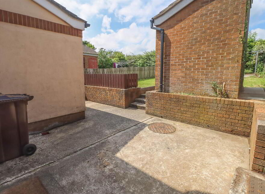 27 Brooklands Road, Dundonald, Belfast, BT16 2PD