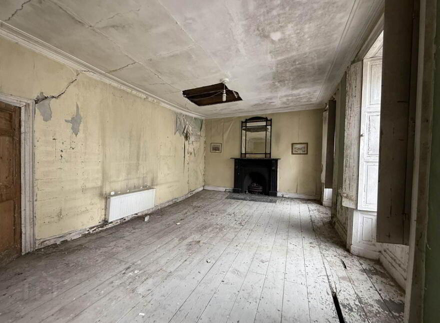 6 Wolfe Tone Street, Clonmel, E91XV57