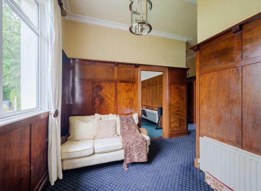 7 Glen Road, Holywood, BT18 0HB
