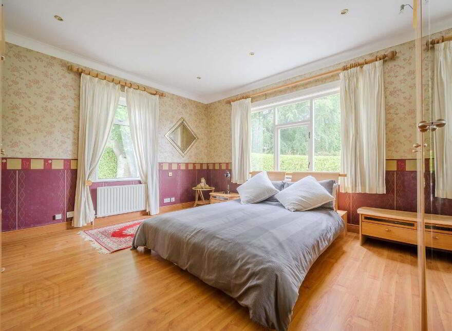7 Glen Road, Holywood, BT18 0HB