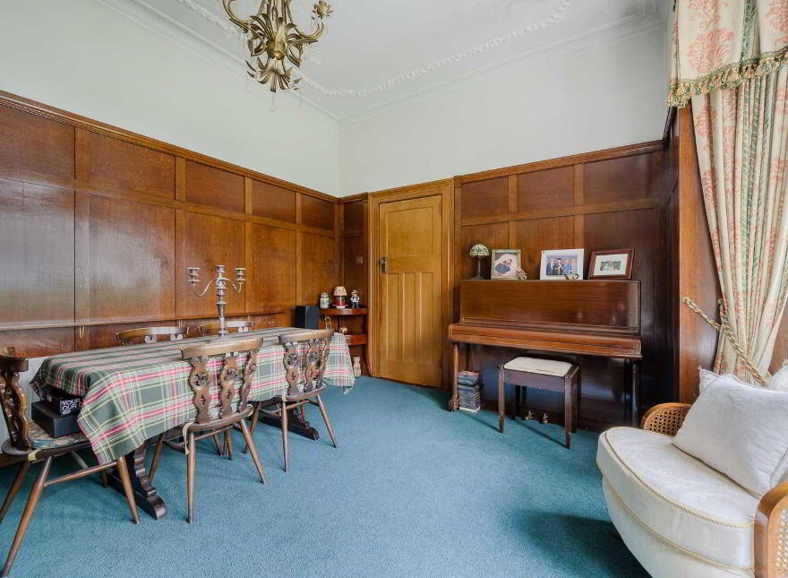 7 Glen Road, Holywood, BT18 0HB