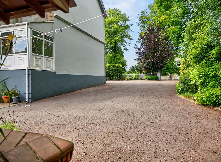 98 Galgorm Road, Ballymena, BT42 1AA