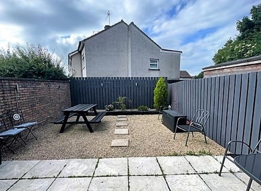 STUDENT/PROFESSIONAL LET, 1 Willow Court, Coleraine, BT52 2RD