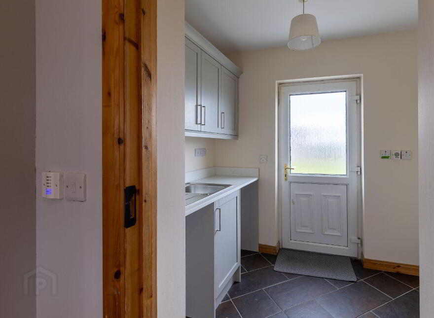 4 Downies, Downings, F92C934
