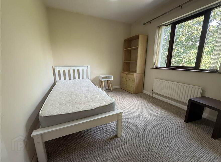 6 Lyme Grove, Dunmurry, Belfast, BT17 9RG