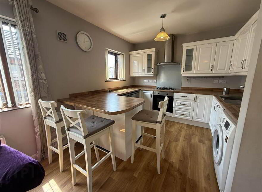 6 Lyme Grove, Dunmurry, Belfast, BT17 9RG