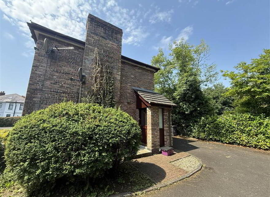 6 Lyme Grove, Dunmurry, Belfast, BT17 9RG