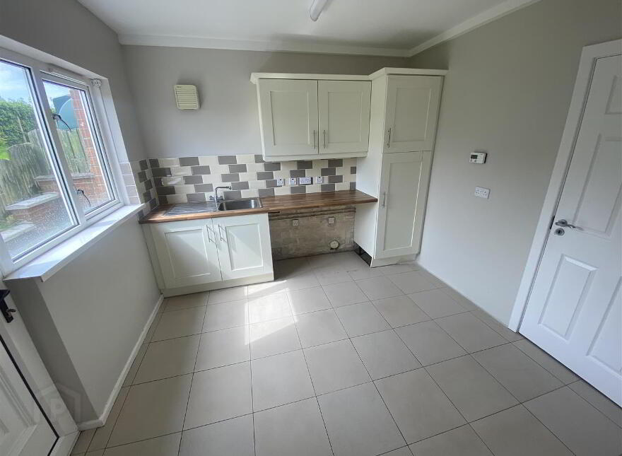 25 Hamilton Gardens, Lisburn, BT28 2BD