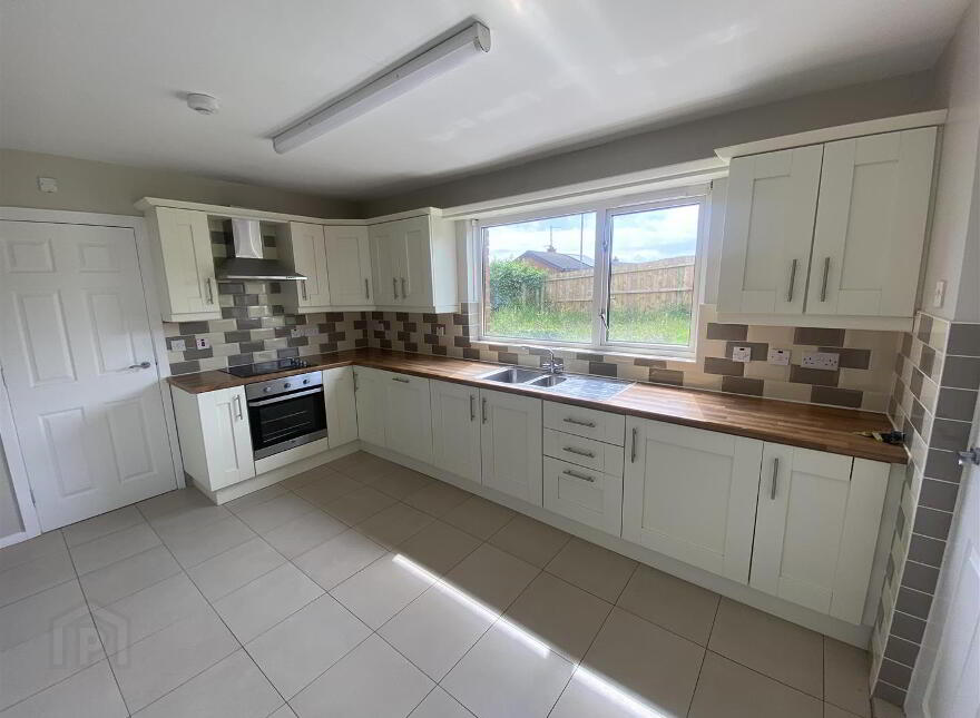 25 Hamilton Gardens, Lisburn, BT28 2BD