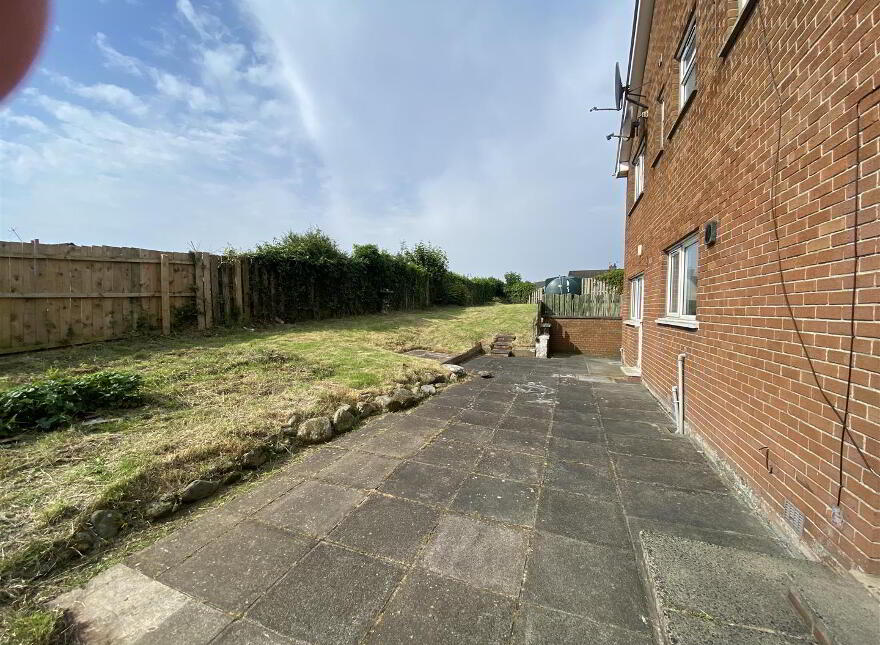 25 Hamilton Gardens, Lisburn, BT28 2BD