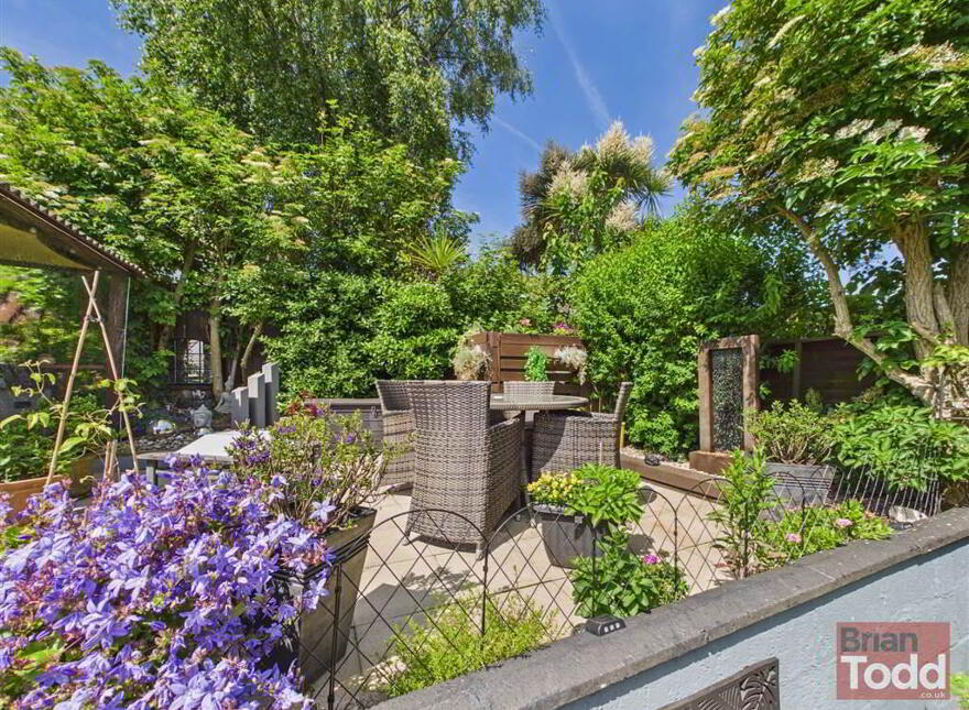 Argyll Avenue, Larne, BT40 2JX