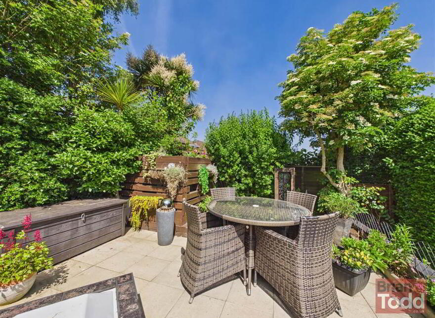 Argyll Avenue, Larne, BT40 2JX