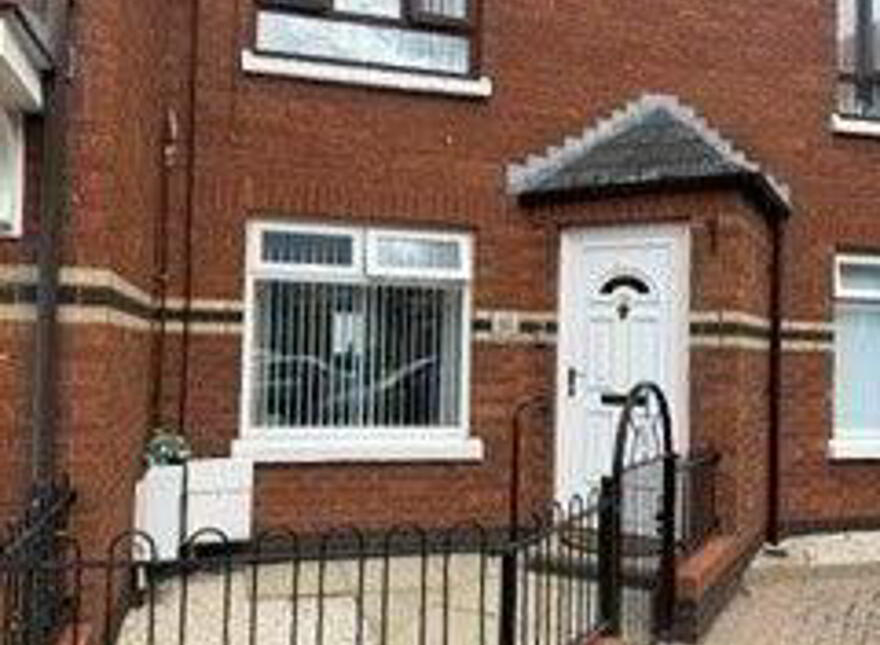 50 Saint George's Gardens, Belfast, BT12 5FJ