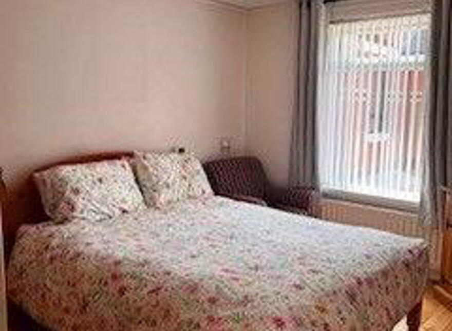 50 Saint George's Gardens, Belfast, BT12 5FJ