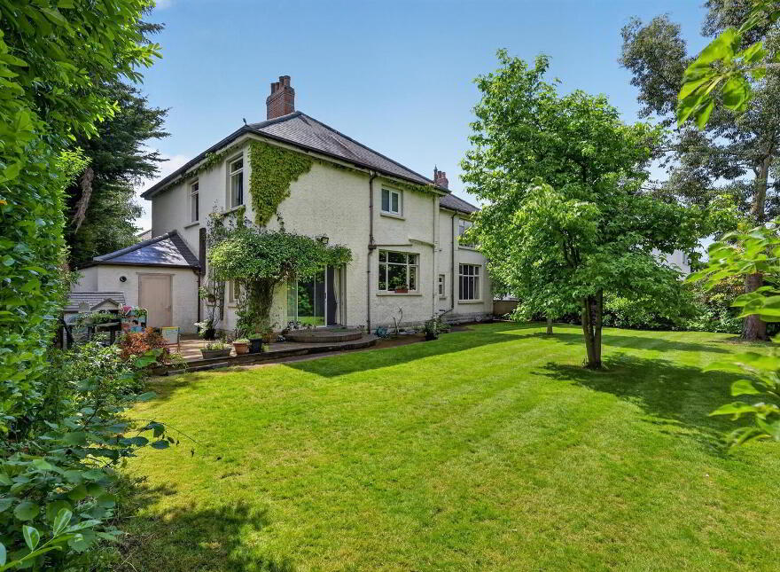 10 Shrewsbury Drive, Belfast, BT9 6PL