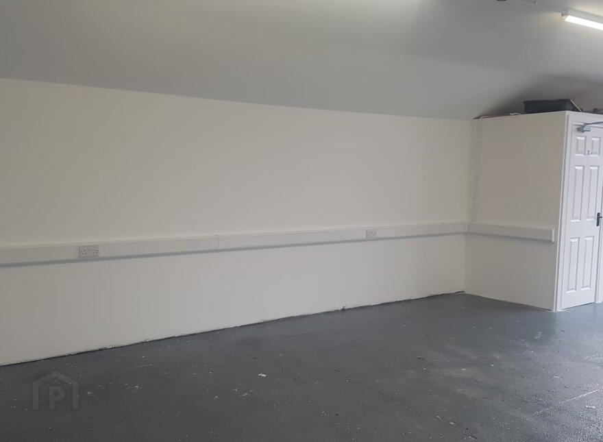 Hillhall Road, Lisburn, BT27 5BU
