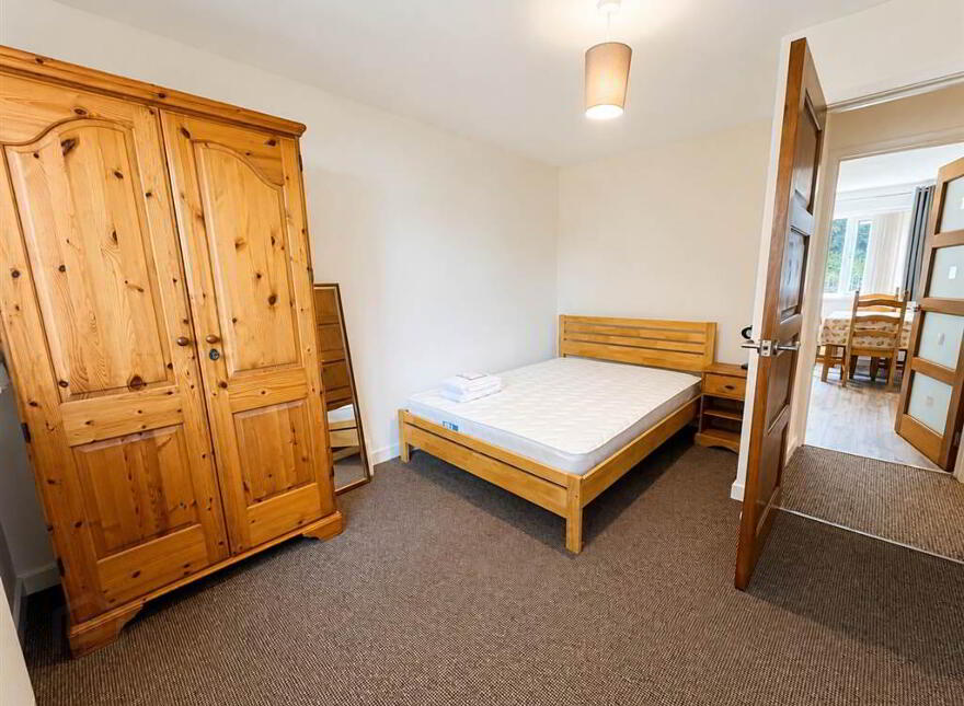 38 Rosewood Park, Castlereagh, Belfast, BT6 9RX