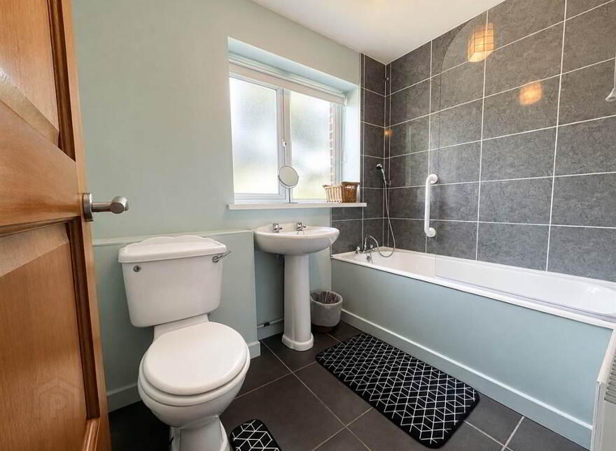 38 Rosewood Park, Castlereagh, Belfast, BT6 9RX