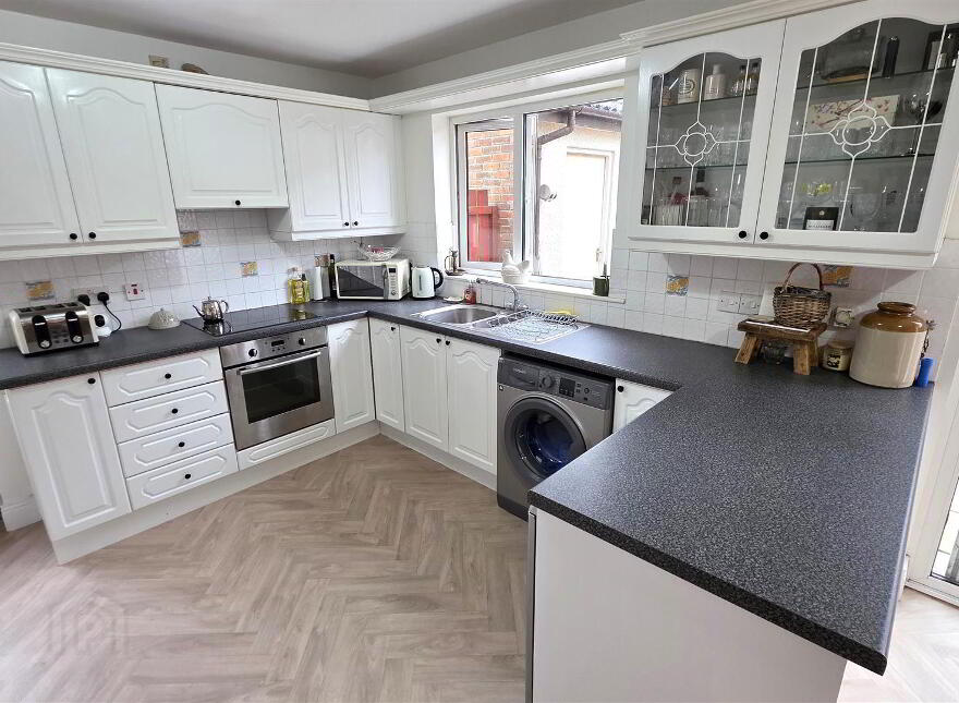 77 The Oaks, Randalstown, BT41 3NE