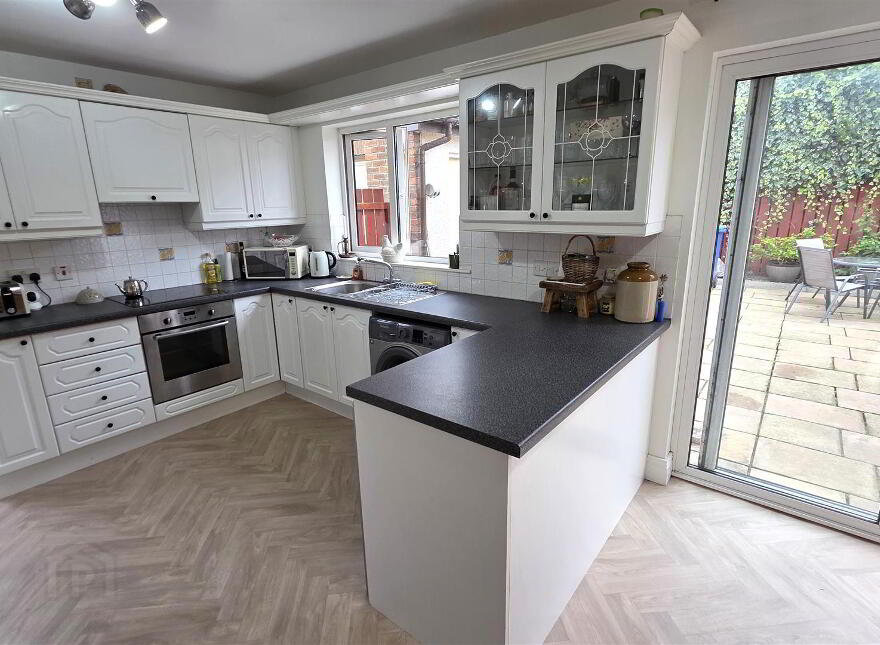 77 The Oaks, Randalstown, BT41 3NE
