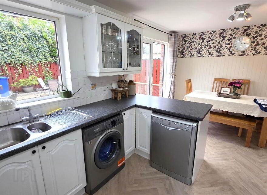 77 The Oaks, Randalstown, BT41 3NE