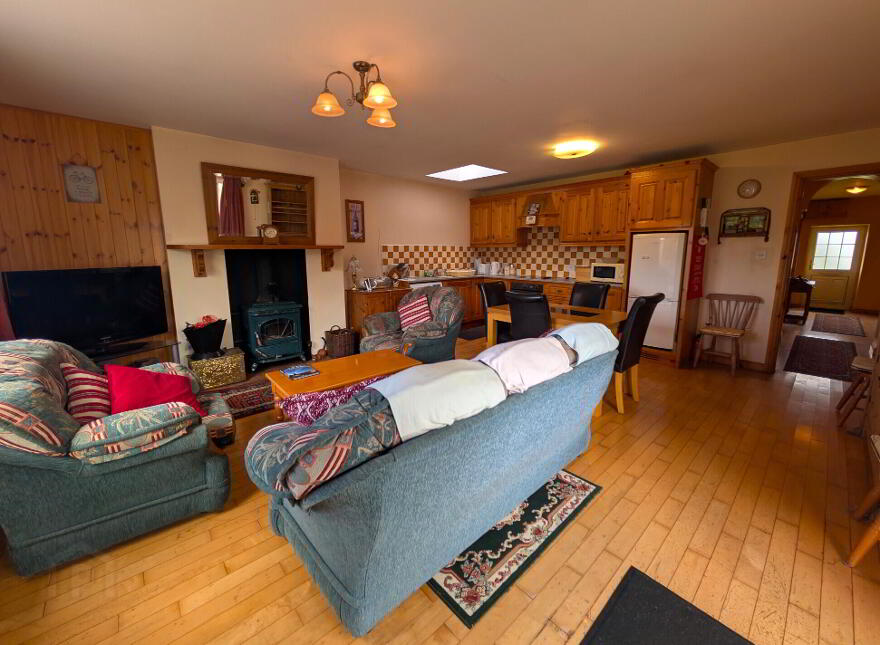 Brookhill, Claremorris, F12HH98