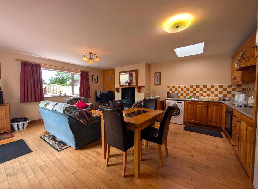 Brookhill, Claremorris, F12HH98