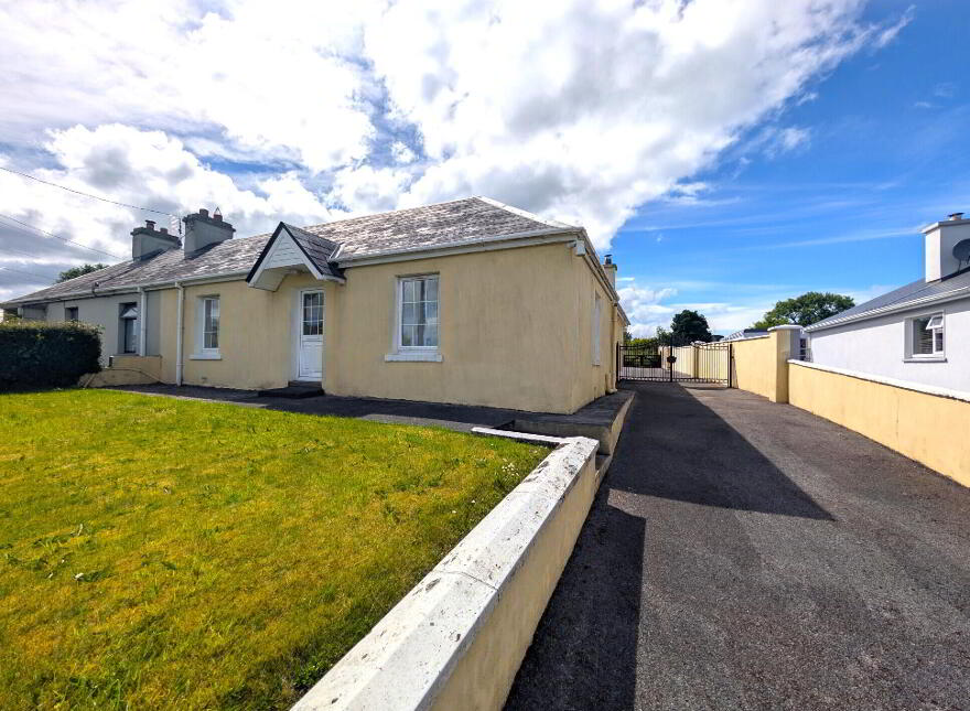 Brookhill, Claremorris, F12HH98