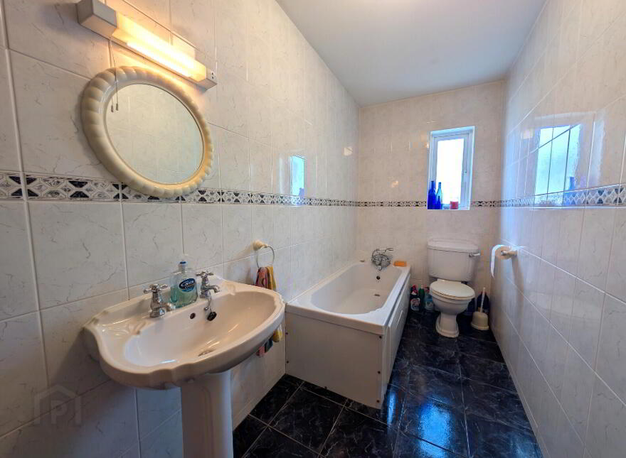 Brookhill, Claremorris, F12HH98