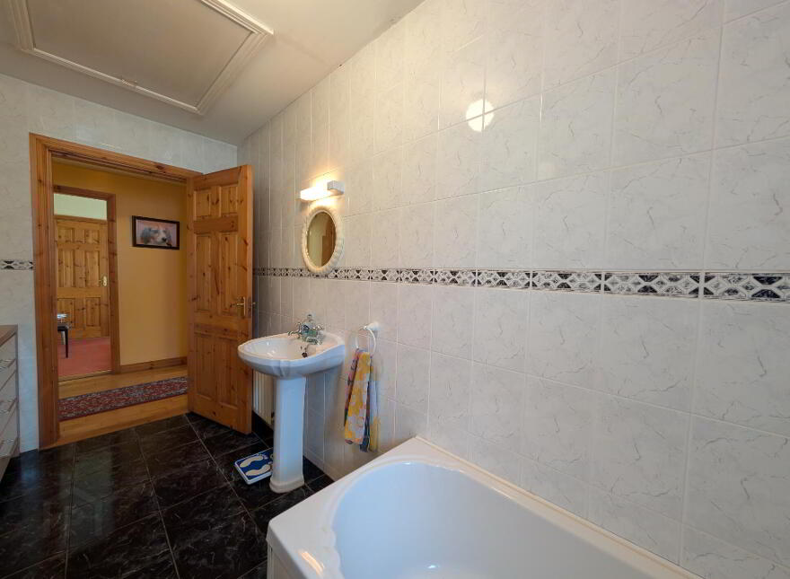 Brookhill, Claremorris, F12HH98