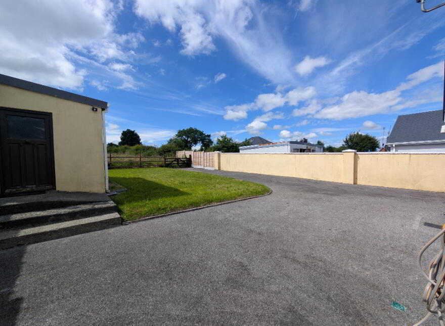 Brookhill, Claremorris, F12HH98