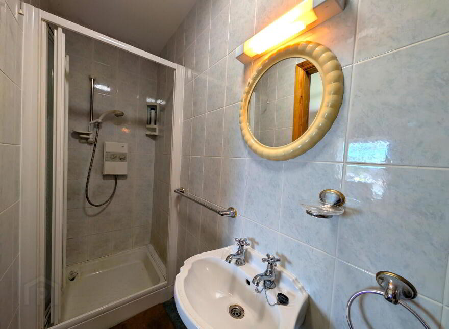 Brookhill, Claremorris, F12HH98