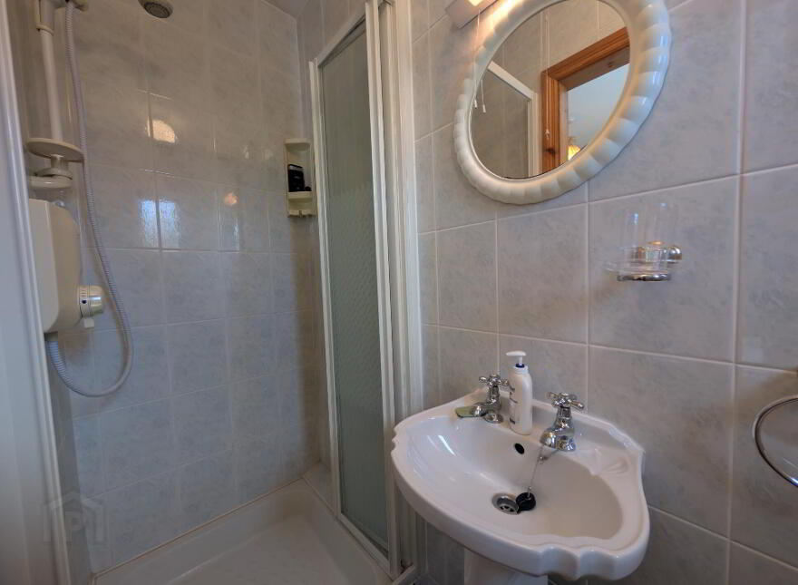 Brookhill, Claremorris, F12HH98